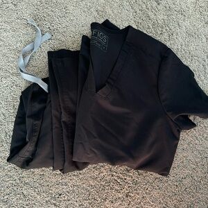 Figs Sz Small SET Basic 5 pocket top and Livingston basic pant in black